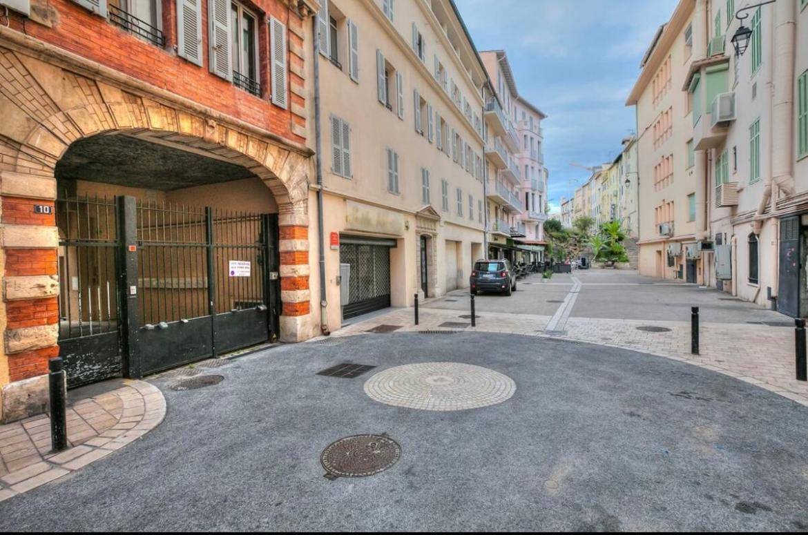 Vieux Port Apartment *